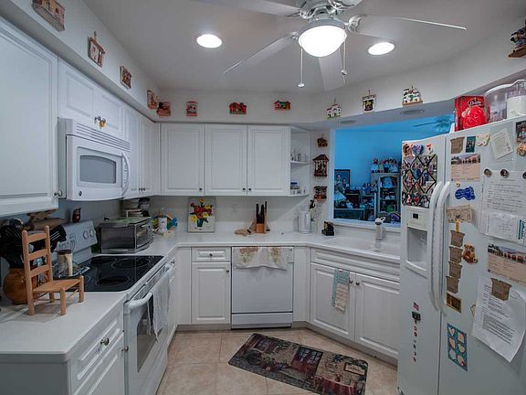 3rd image of 25046 Peacock Ln APT 101