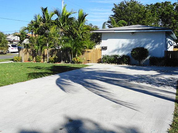 3rd image of 720 NE 11th Ave