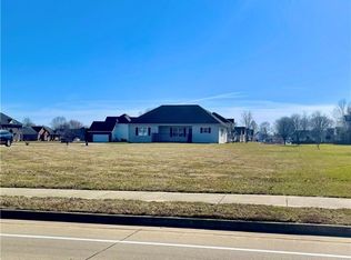 W Evergreen Ave, Effingham, IL 62401