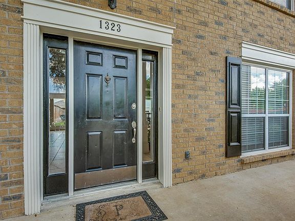 3rd image of 1323 Saddleback Ln