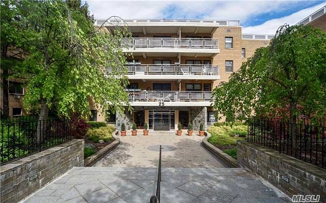 1st image of 25 Park Pl APT 3E