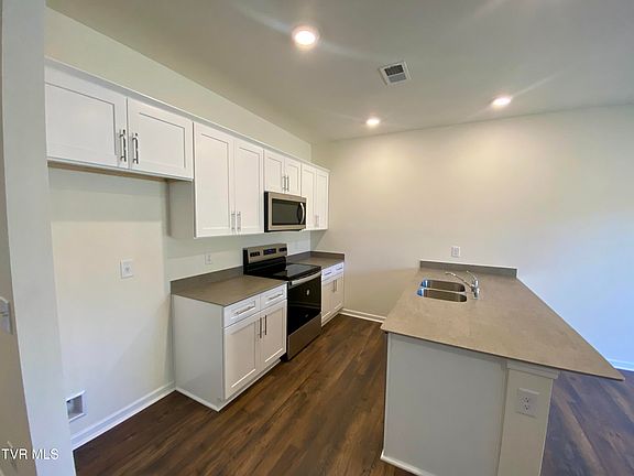 4th image of 1082 Saylors Pl