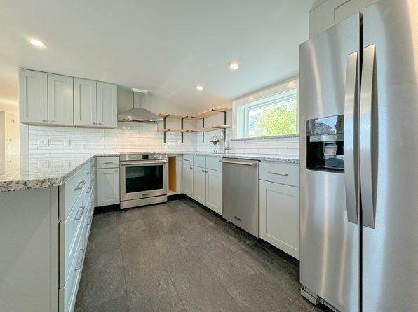 33 Clark St #3