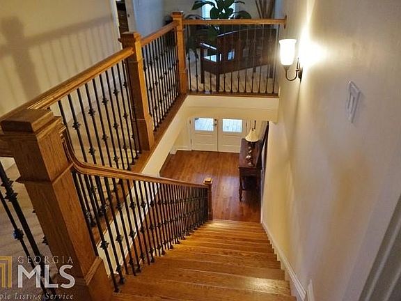 4th image of 100 Burkwood Ct #1