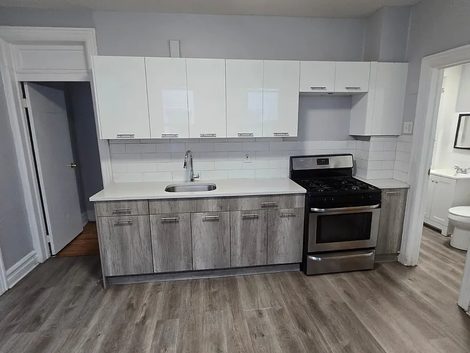 289 Cator Ave #4B