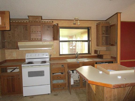 5th image of 703 E 520th Ave