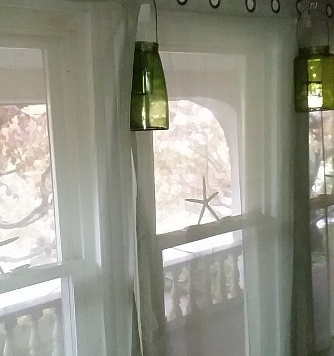 Front hall entranceway