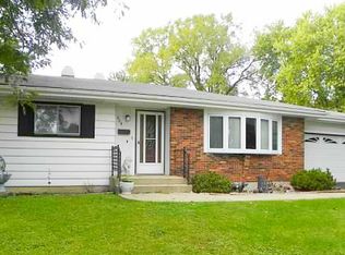 864 Adeline Dr, Elgin, IL 60123