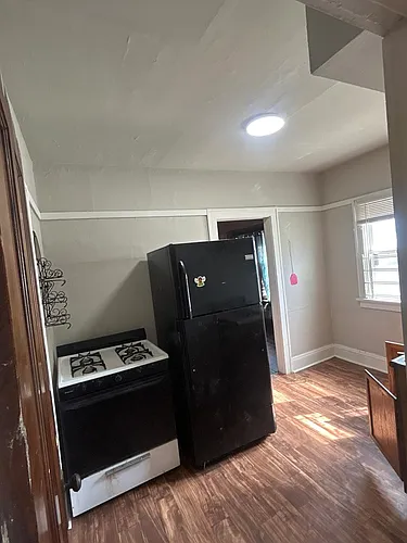1216 Lakefront Ave Photo 1