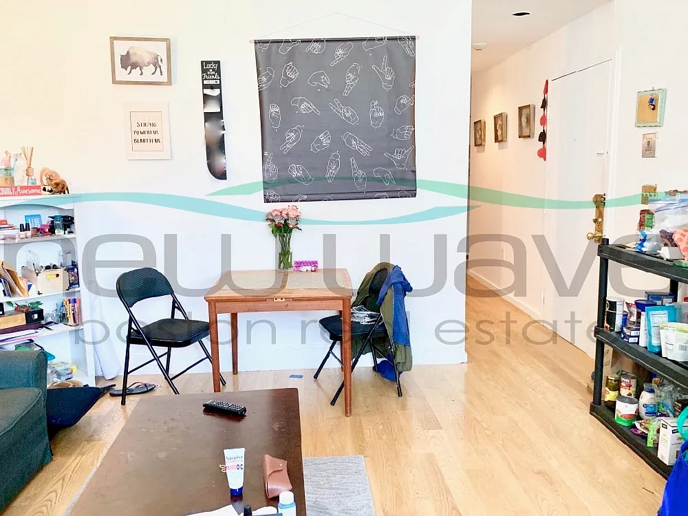 3 bed, 1200 sqft, $5,200 — Photo 3