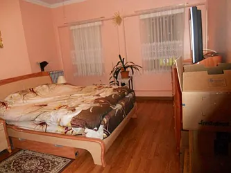 Rented by New York Realty Minimax Inc