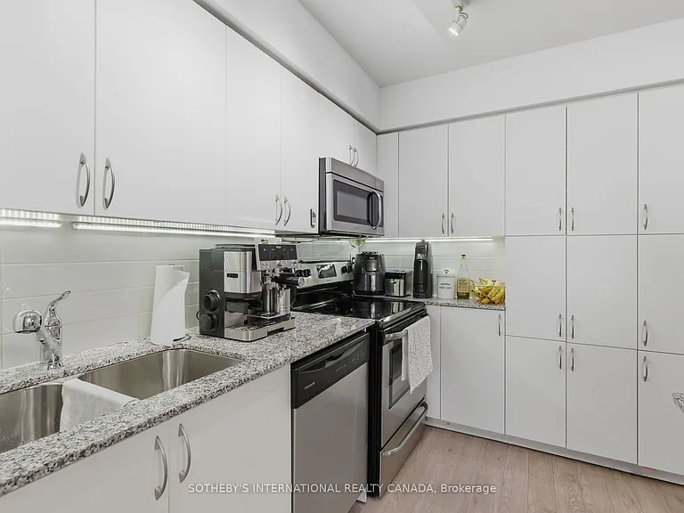 800 Lawrence Ave W #304 — Photo 4