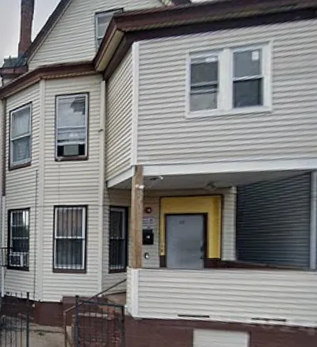 84 Pennington St Photo 1