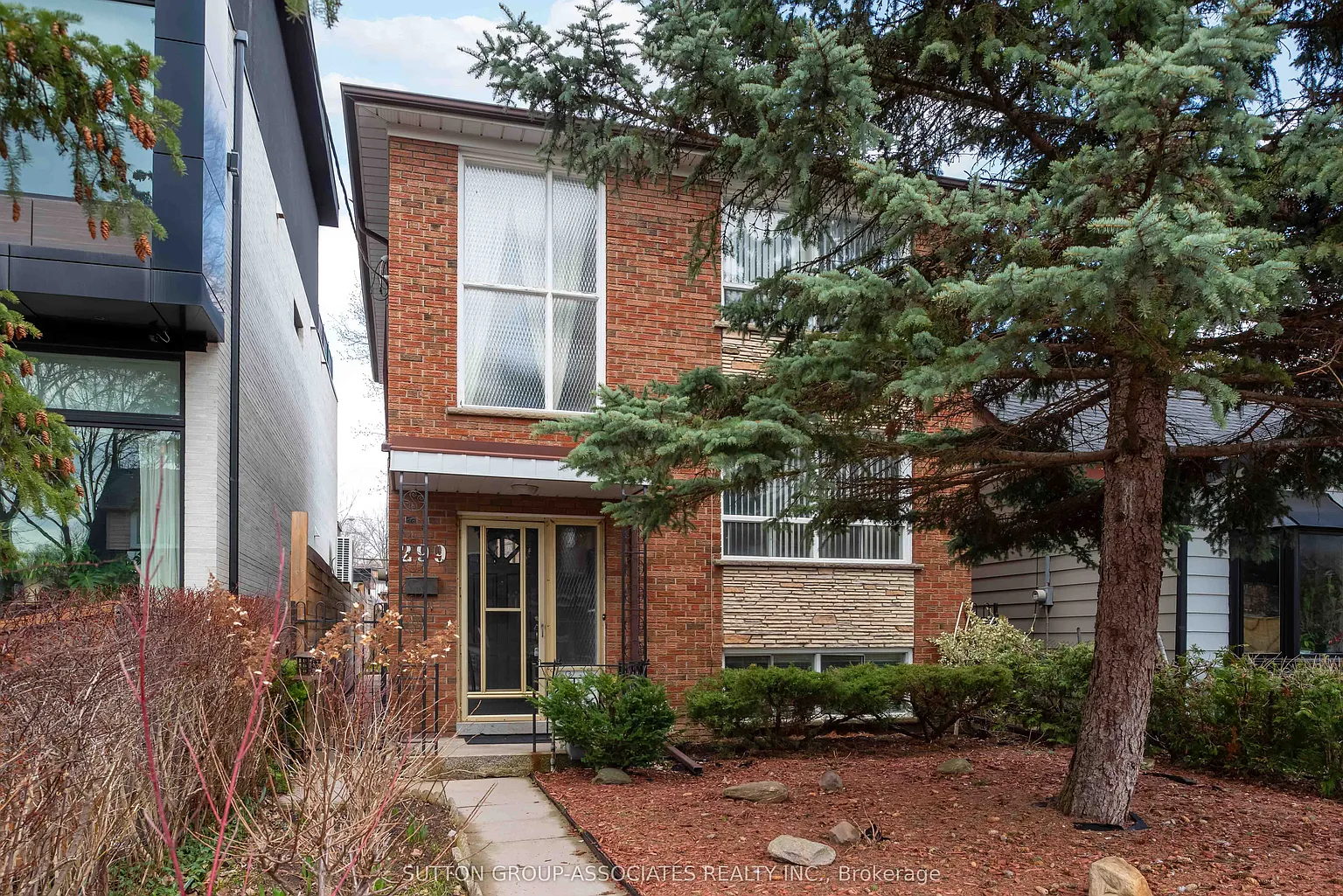 299 Wychwood Ave photo 1