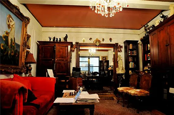 Sold by R New York | media 13