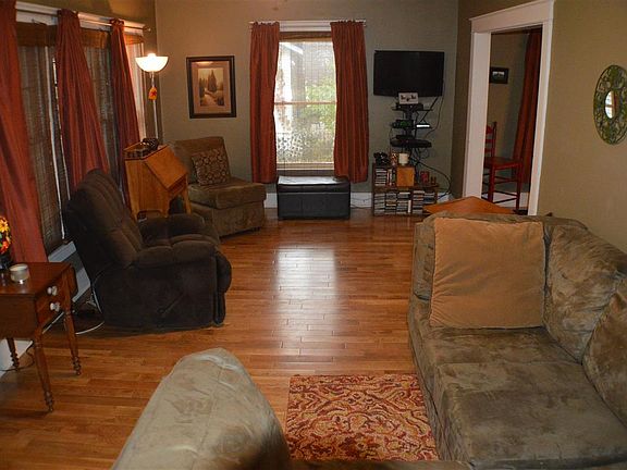 4th image of 3 Maplewood Ct