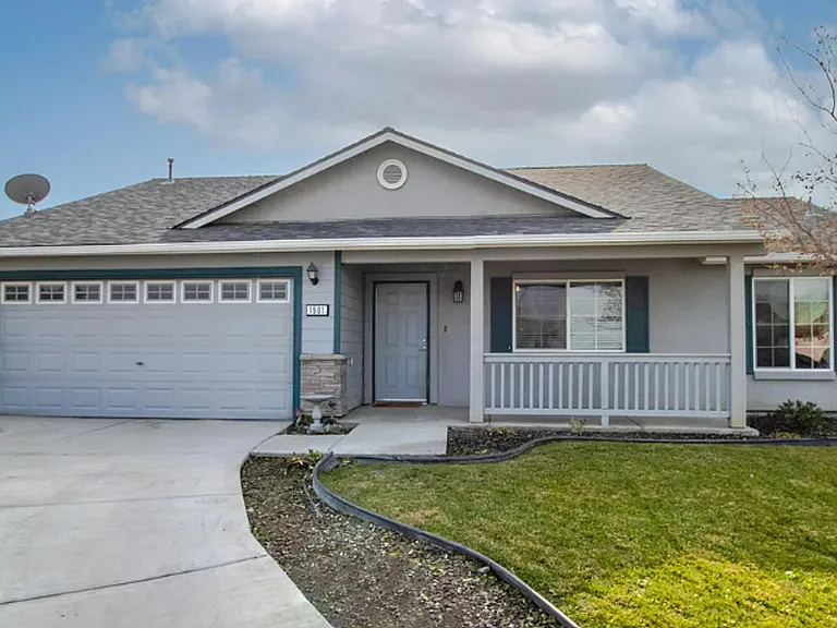 1501 Arnold Ct — Photo 2