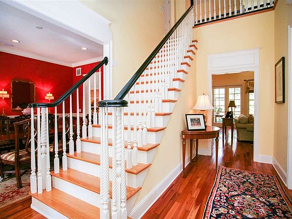 3rd image of 10005 SW 48th Pl