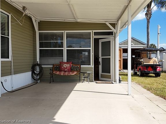 4th image of 2860 Louis St
