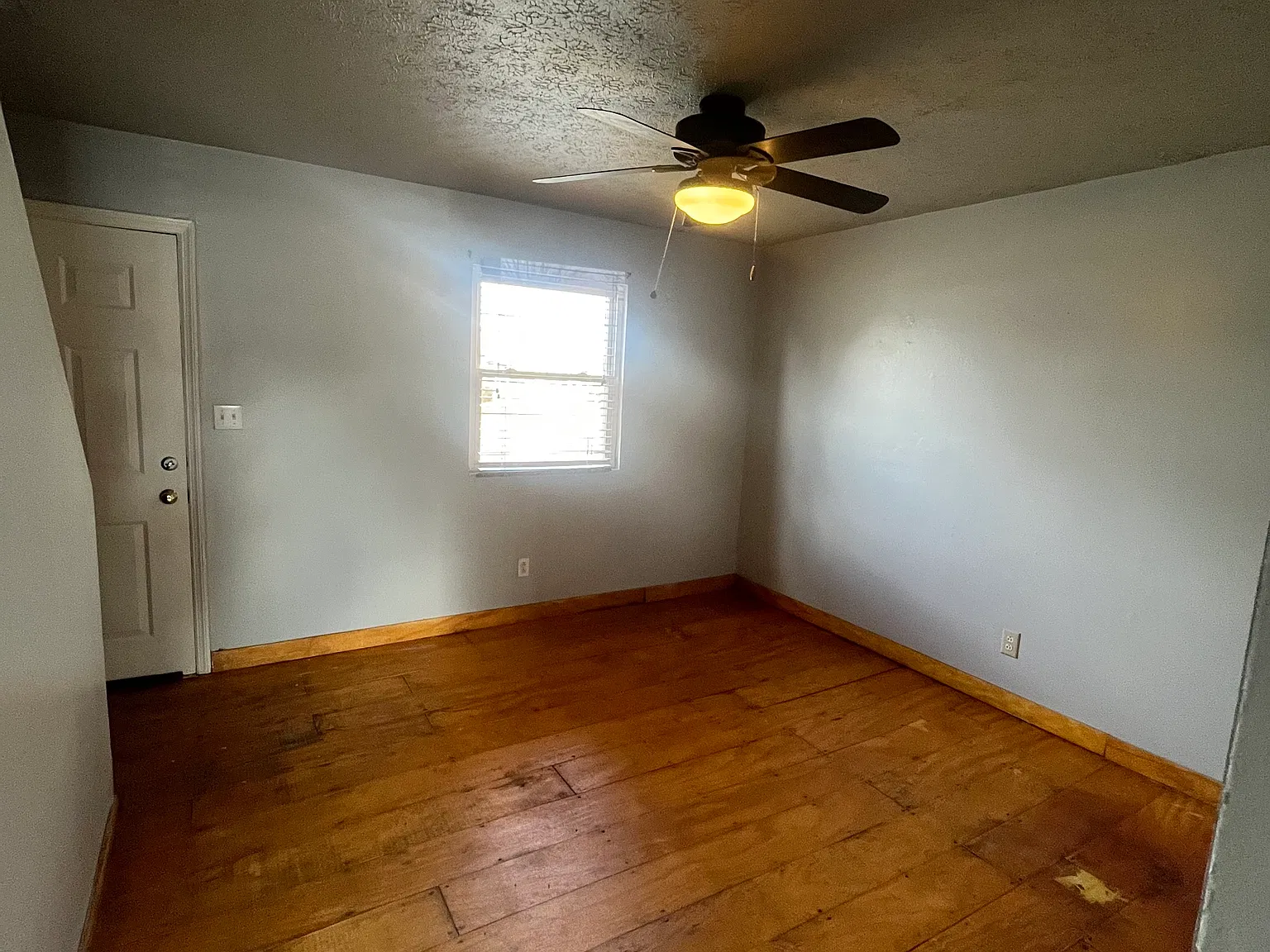 2 bed, 950 sqft, $950 — Photo 2