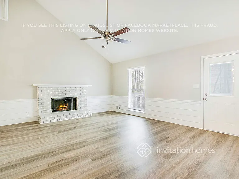 281 Lancaster Cir — Photo 4