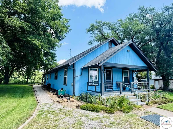 1112 NE 951st Rd, Calhoun, MO 65323