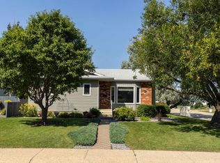 4904 11th Ave NW, Edmonton, AB T6L 5W8