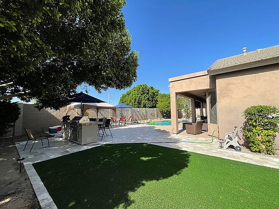 3rd image of 7977 W Yukon Dr