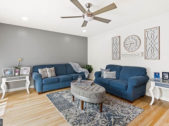 4th image of 531 Independence Pl