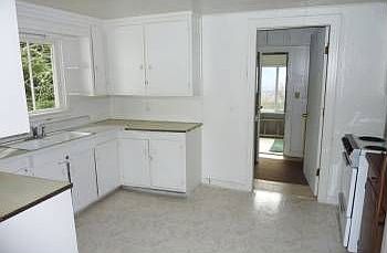 5th image of 537 Tracy Ave N