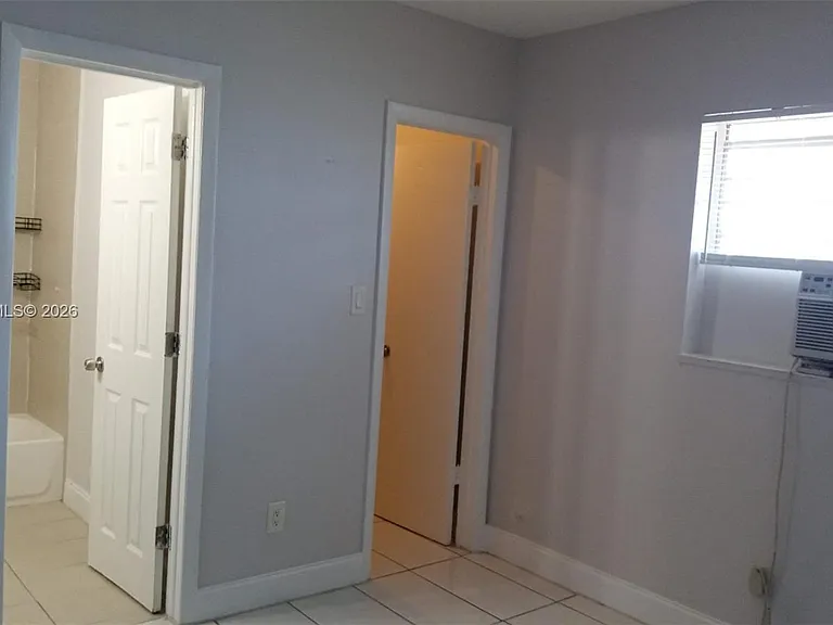 620 NW 8th Ave #6 — Photo 8