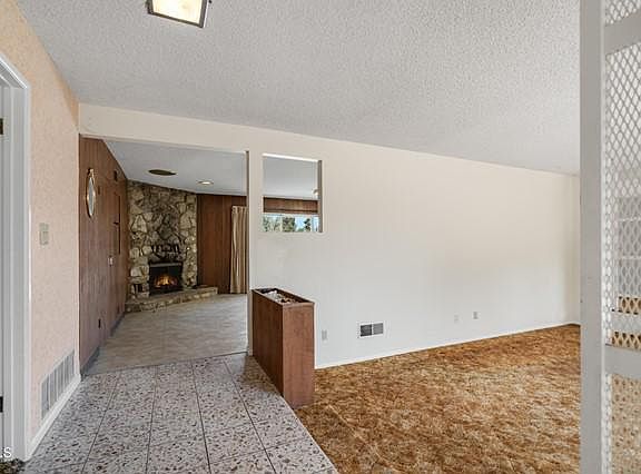4th image of 999 Hacienda Dr