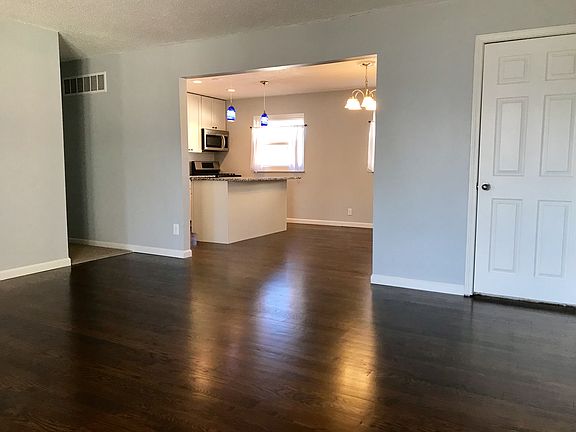 3rd image of 11405 Terry Ave