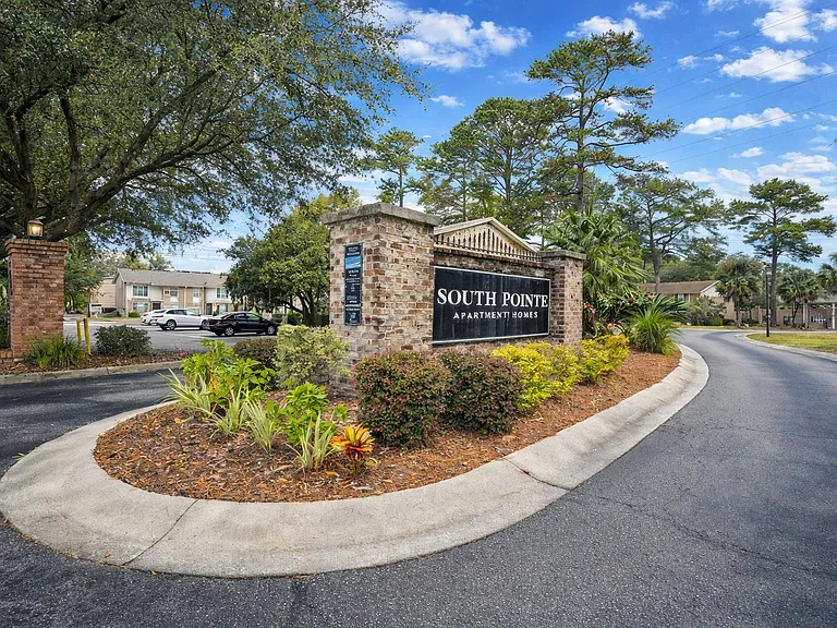 South Pointe — Photo 18