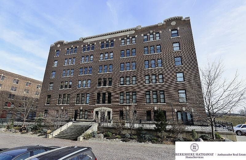 1st image of 105 S 9th St APT 607