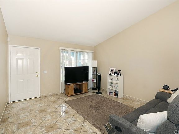 3rd image of 9338 Marcona Ave