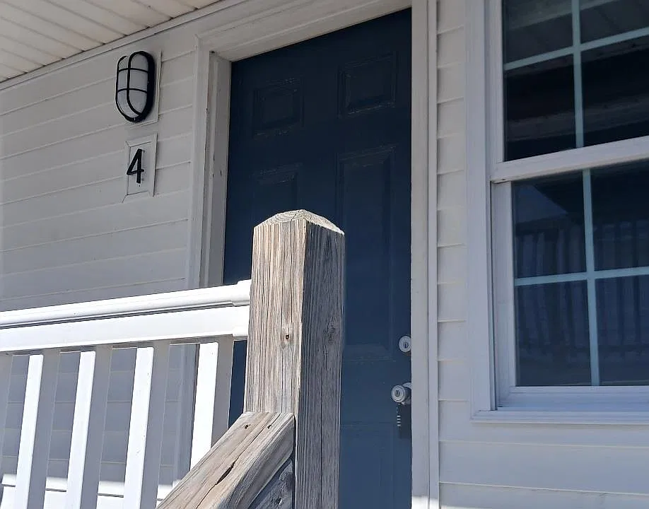 497 Ocean Blvd #4