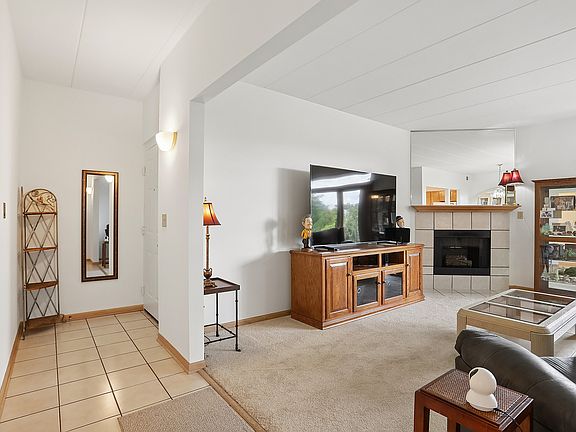2nd image of 15745 Ravinia Ave Unit 1W