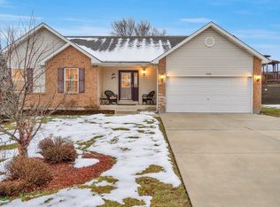 2328 Pebble Creek Dr, High Ridge, MO 63049