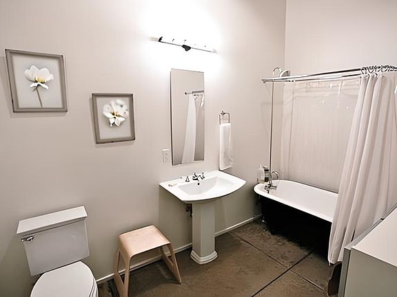 5th image of 311 Bryan Ave APT 105
