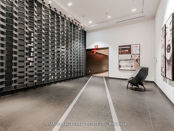 4th image of 318 Richmond St W #1508