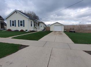 624 S Center St, Beaver Dam, WI 53916