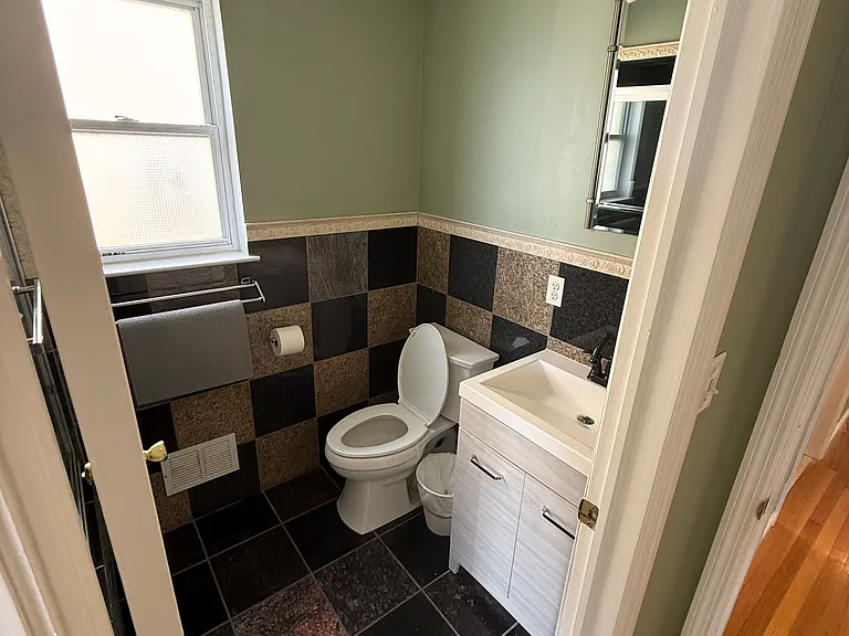 196 Randolph Ave #1 — Photo 11