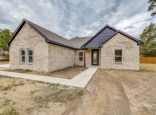 111 Church Cir, Ennis, TX 75119