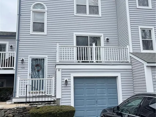 1 Willow Glen Cir APT 106, Warwick, RI 02889
