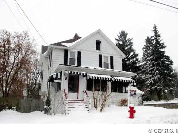 241 Chapin St, Canandaigua, NY 14424