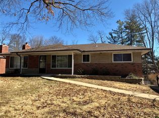 8896 Rusdon Ln, Saint Louis, MO 63126