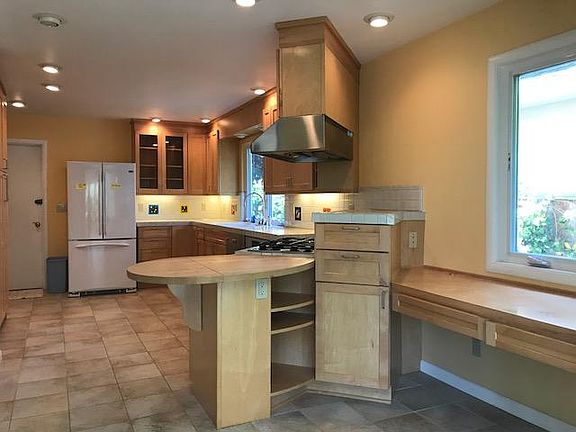 4th image of 800 Matadero Ave