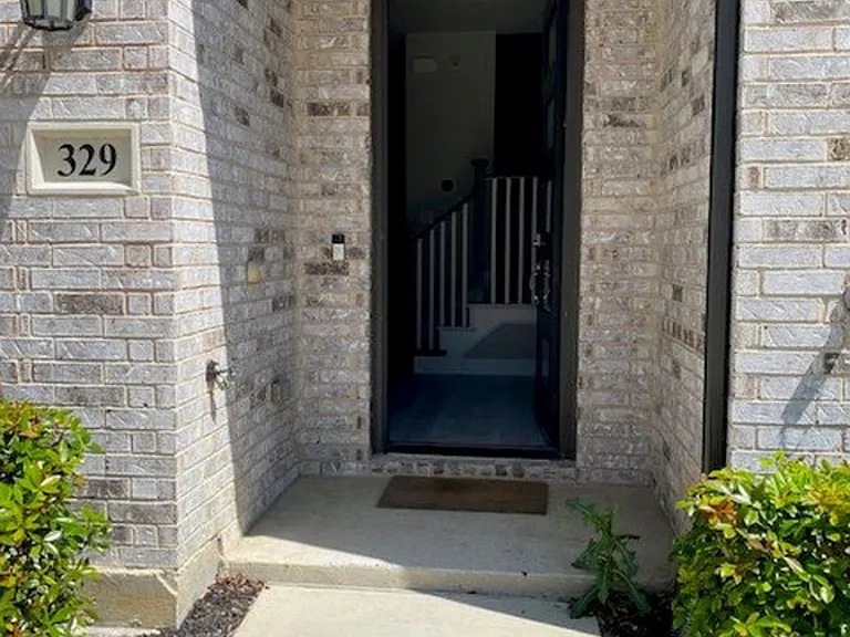 329 Colusa Dr — Photo 2