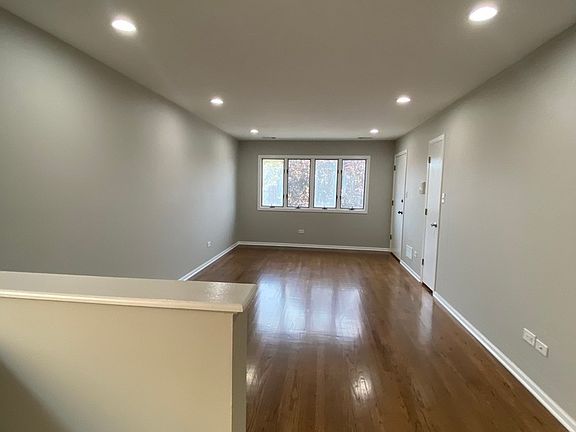 3rd image of 1806 Oak Park Ave #2